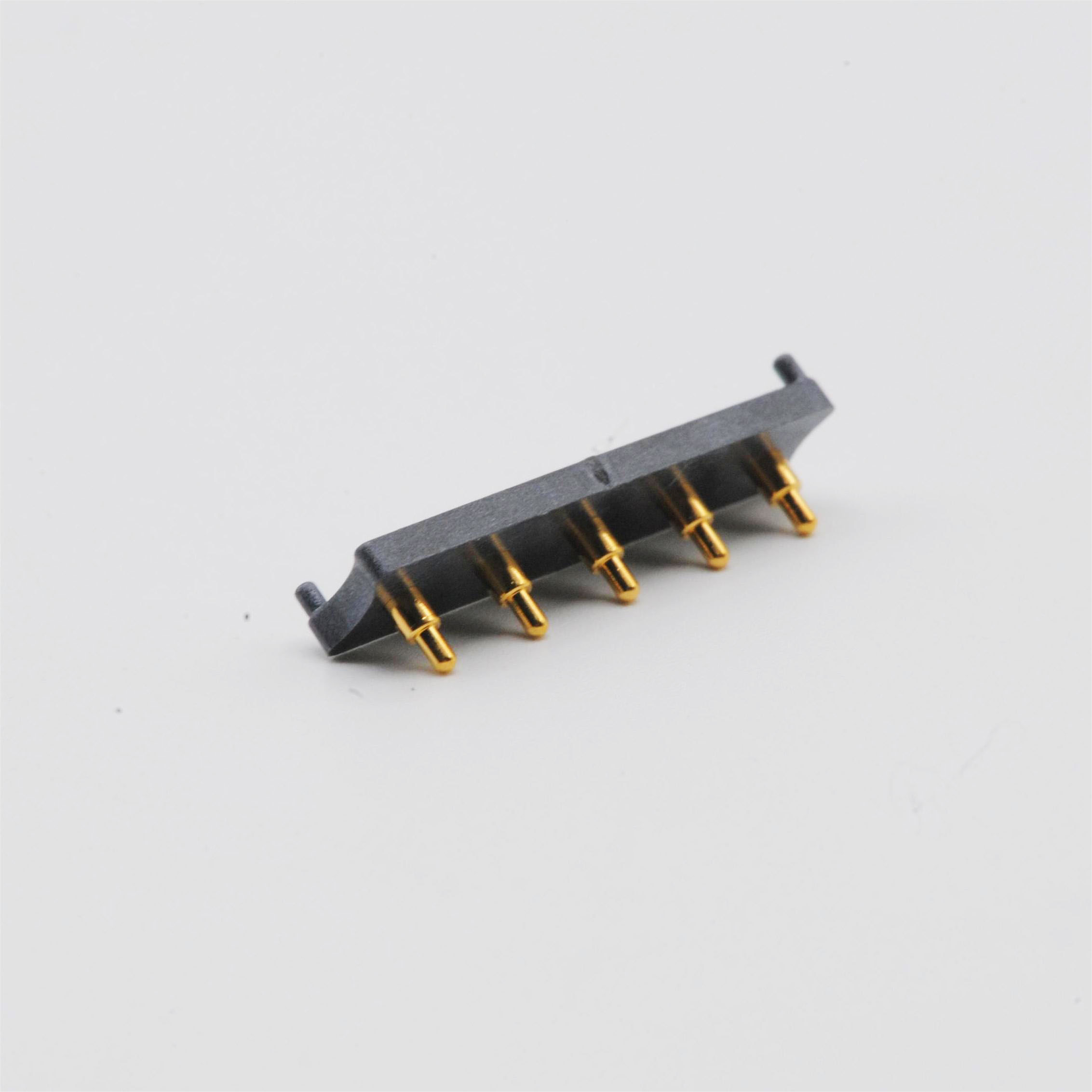spring loaded contacts