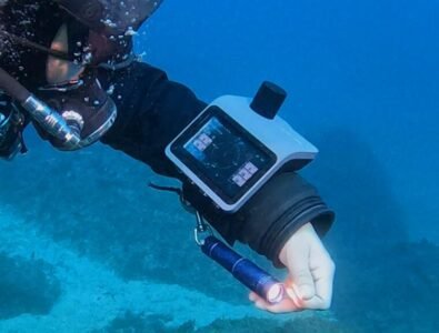 magnetic pogo pin charging solution for dive computer